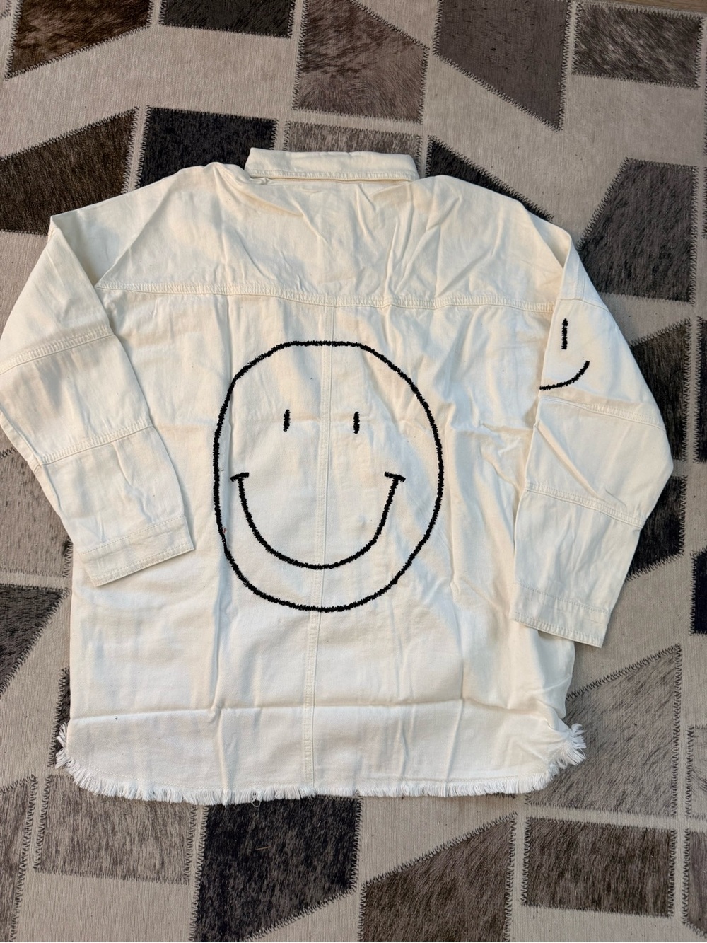 Elan Size L white Oversized Smile Embroidered Jacket